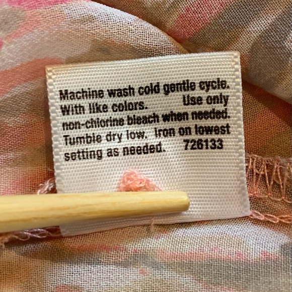 a.n.a M sheer blouse collarless 4 button front long sleeve convertible to 3/4” - Picture 11 of 14